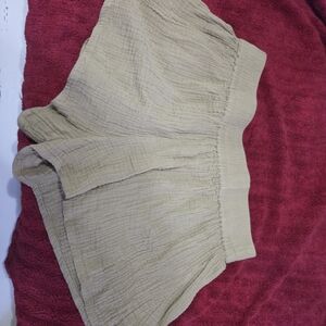 PrettyLittleThing Khaki Textured Shorts